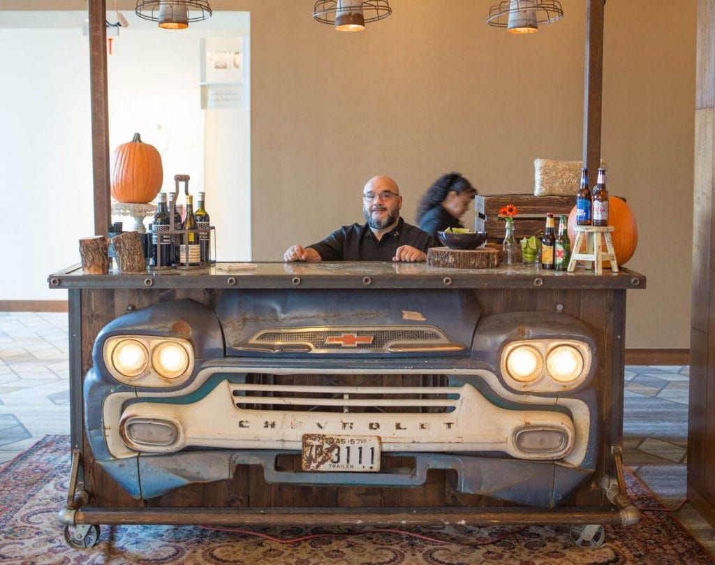 Full bar service and catering at Ivy Hall Events in San Antonio